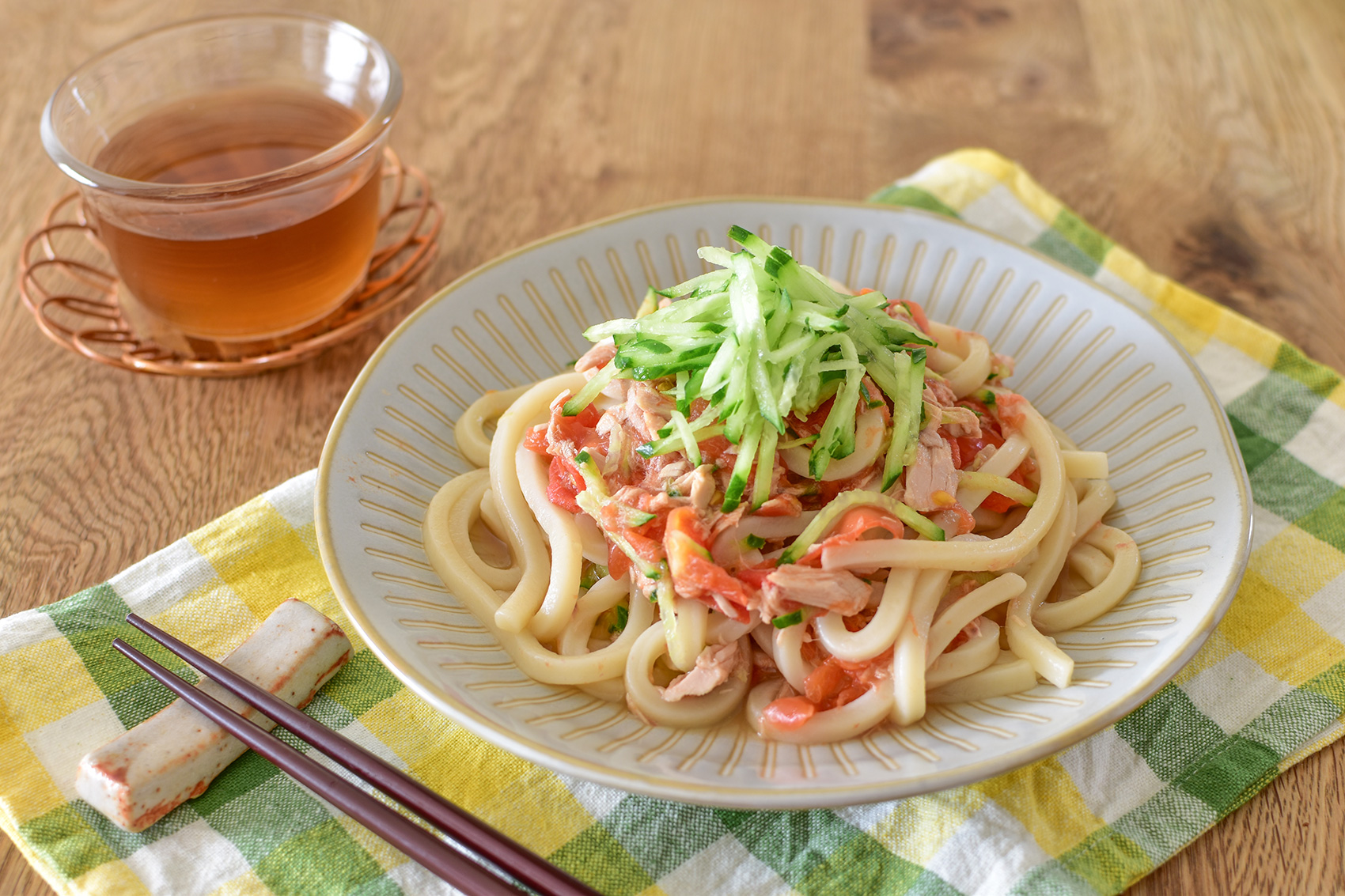 夏休みのランチにもおすすめ！トマトのさっぱりうどん